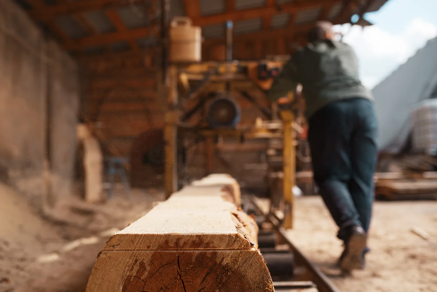 Sawing mill cutting sheet material